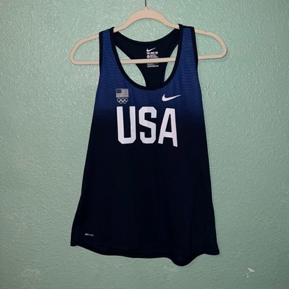 Nike‎  
